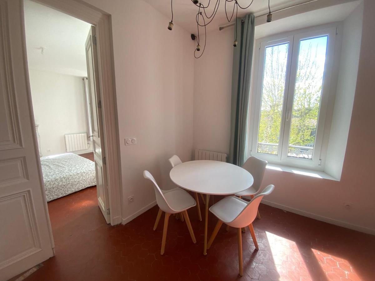 Charmant T3 Dans Le Centre Historique Appartement Manosque Buitenkant foto