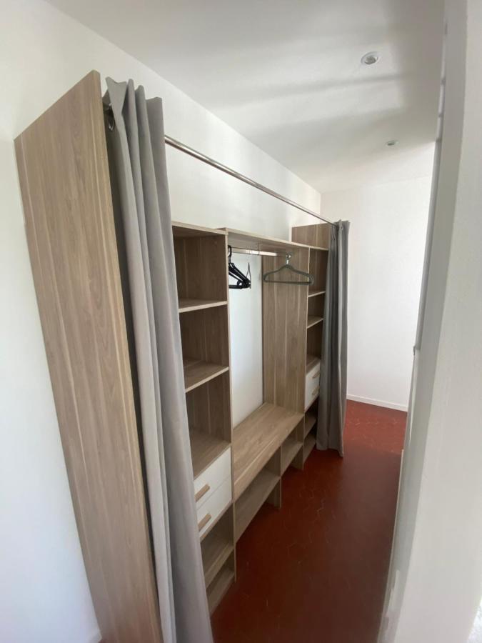 Charmant T3 Dans Le Centre Historique Appartement Manosque Buitenkant foto