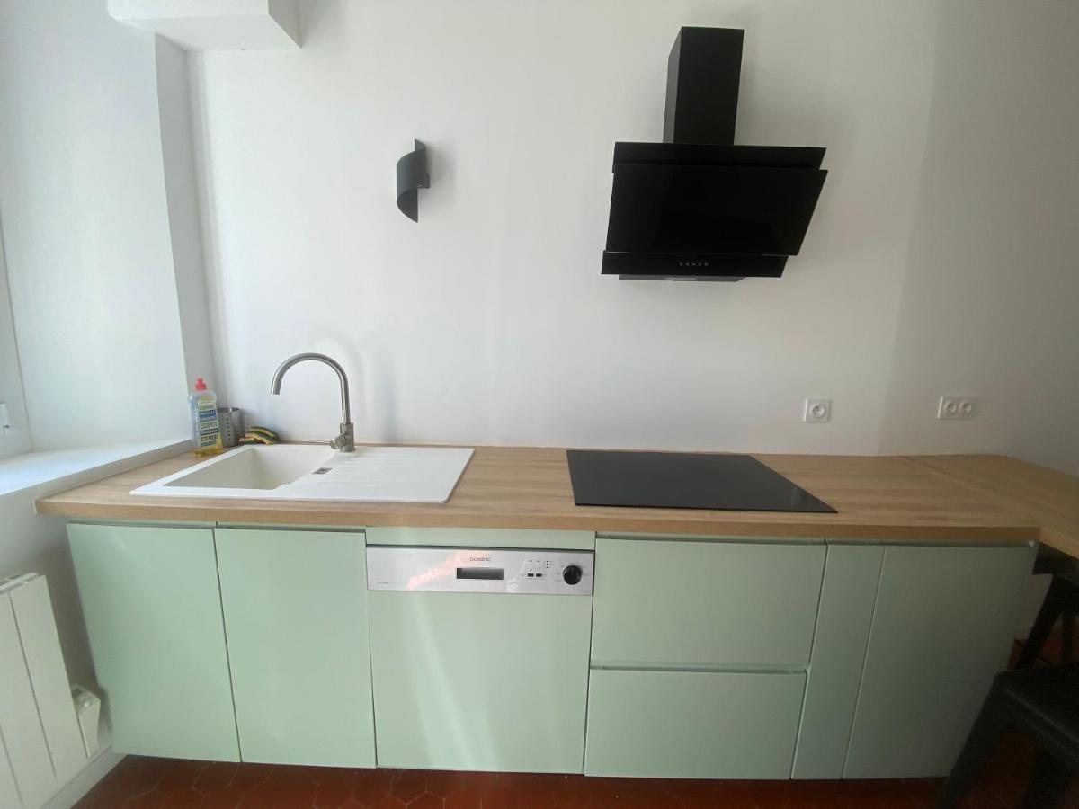 Charmant T3 Dans Le Centre Historique Appartement Manosque Buitenkant foto